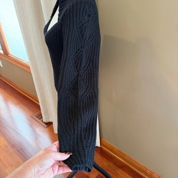 Express Chunky Knit Ribbed Long Sleeve Designed Poof Sleeve Sweater, Size Medium - Picture 7 of 13